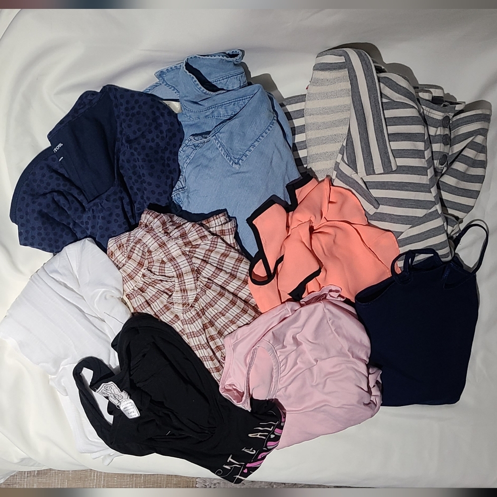 Assorted Womens Clothing Bundle Size XL 9 items